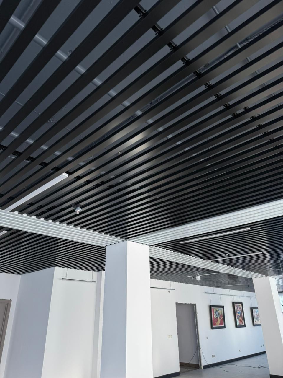 Поставляем подвесные потолки под ключ